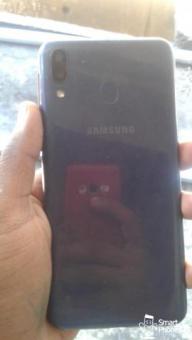 Samsung m20 Phone